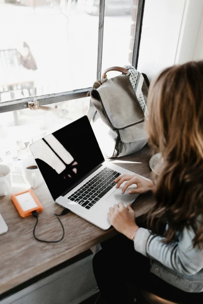 How to Make Money With Graphic Designing 2024