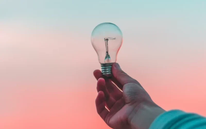 Harnessing the Power of Digital Tools in Online Finance Education for 2023